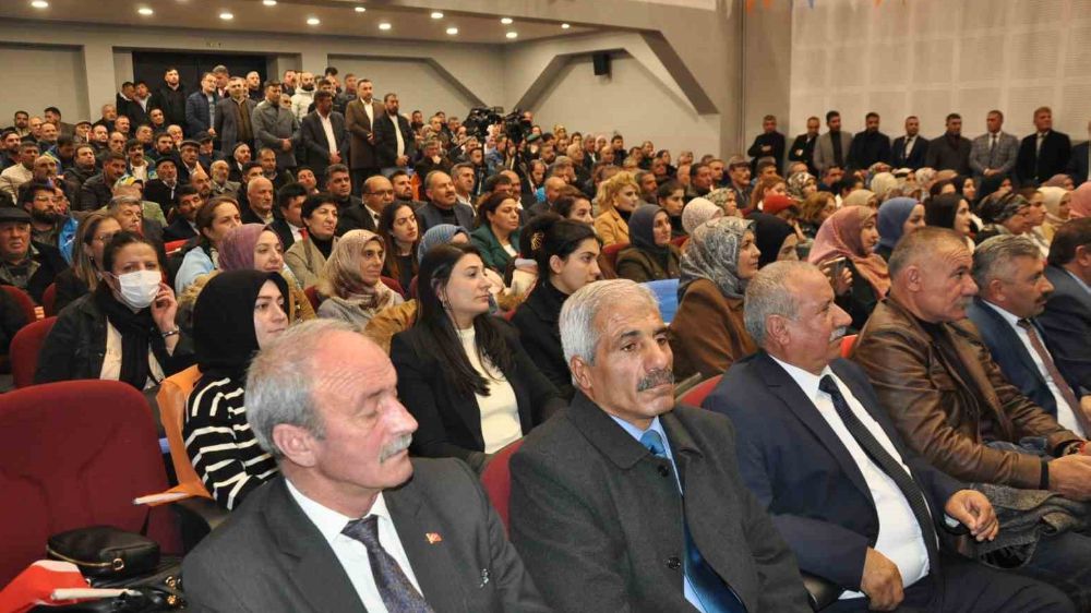 AK Parti Genel Başkan Yardımcısı Kandemir İl İstişare Toplantısı’na katıldı