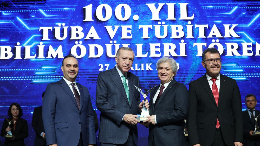 Akdeniz Üniversitesi’nden Gurur Veren Başarı: Prof. Dr. Ömer Özkan’a TÜBİTAK Hizmet Ödülü