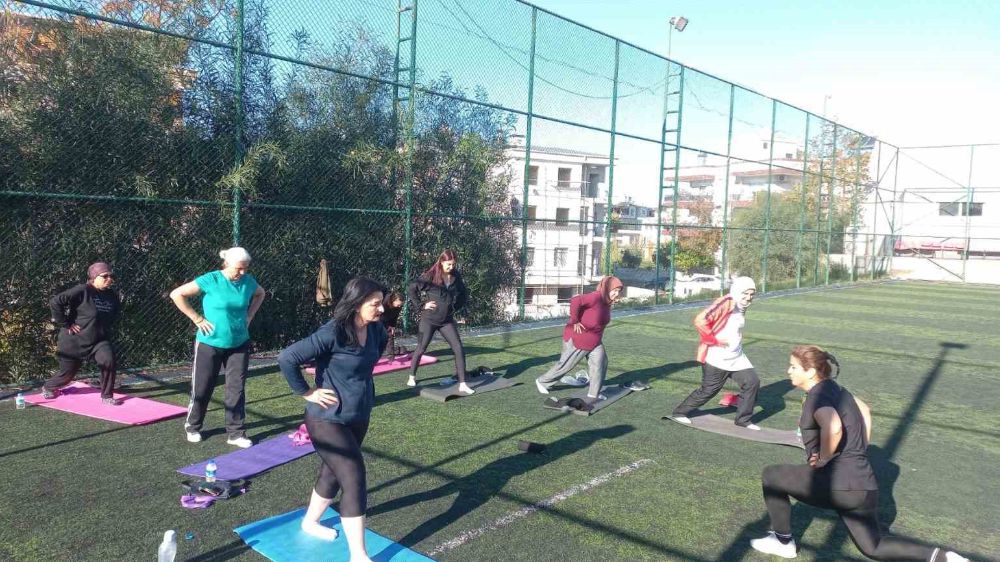Aksu'da Ev Hanımları, Haftada 3 Gün Gerçekleşen Sabah Sporu İle Aktif Yaşamı Seçiyor