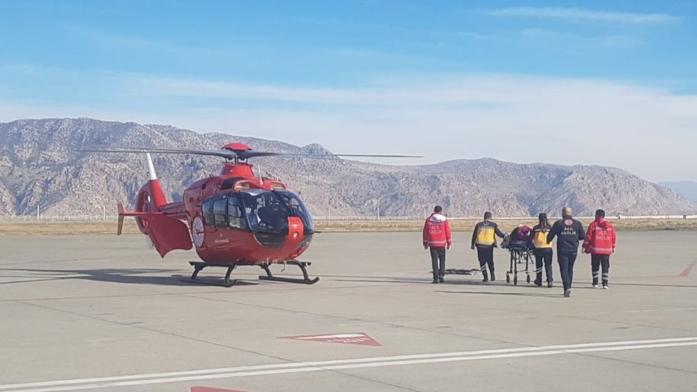  Ambulans helikopter Safra kesesi rahatsızlığı olan kadın için havalandı