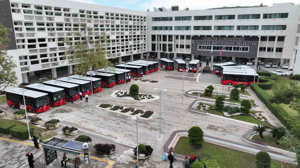 Antalya Büyükşehir Belediyesi, 20 Yeni Çevre Dostu Otobüsü Hizmete Aldı