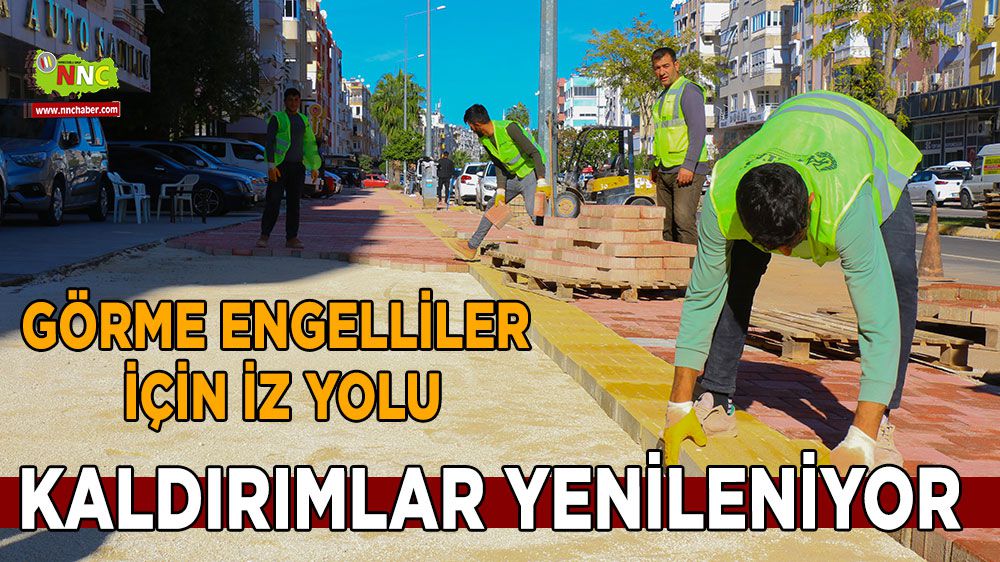 Antalya'da cadde kaldırımları yenileniyor 