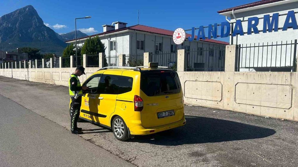 Antalya'da Ticari Taksilere Yönelik Özel Denetim Yapıldı 