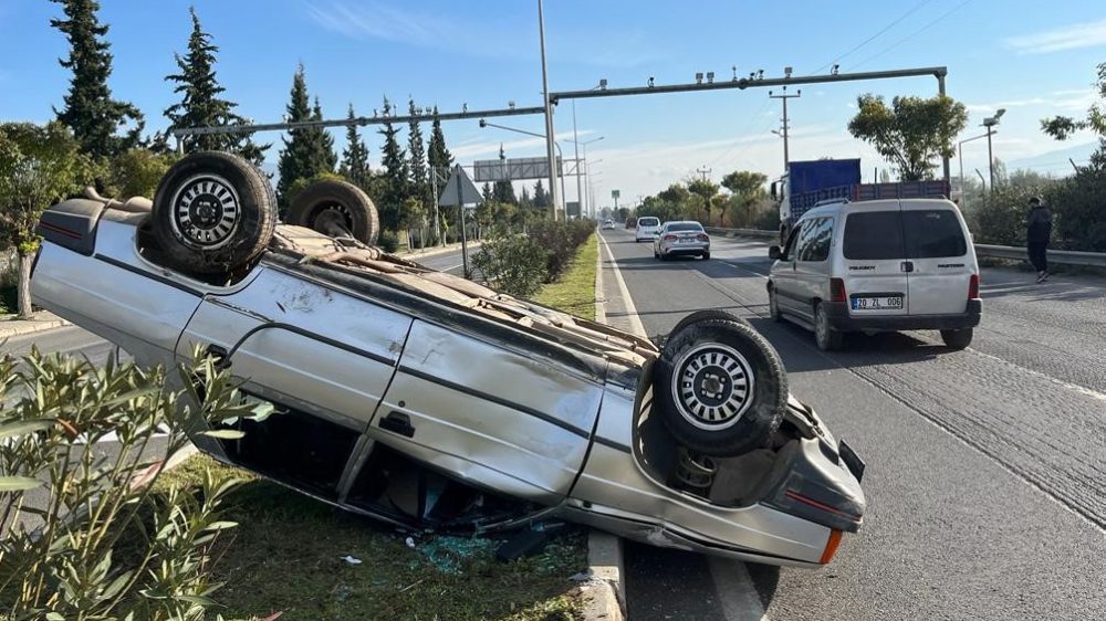 Aydın'da trafik kazası; otomobil takla attı