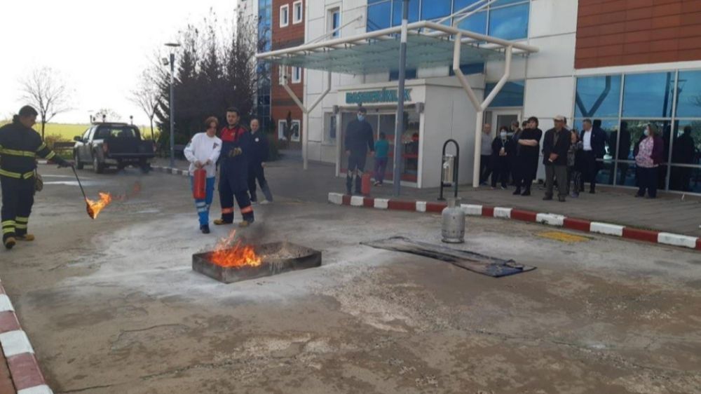 Babaeski Devlet Hastanesi’nde gerçeğini aratmayan yangın tatbikatı
