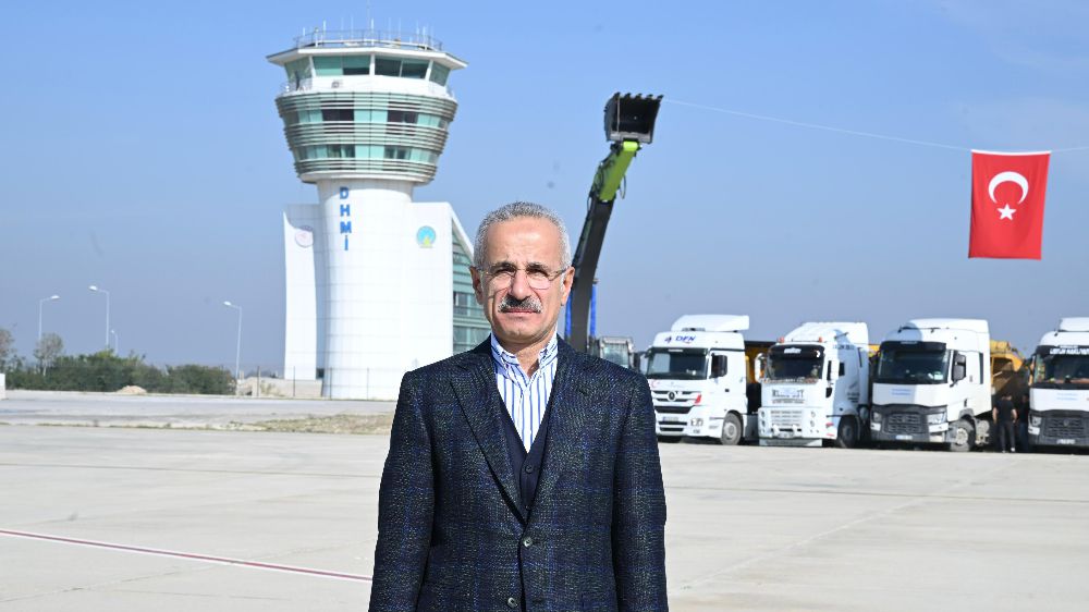 Bakan Uraloğlu, Hatay Havalimanı'nda Başlatılan Çalışmaları Yerinde İnceledi
