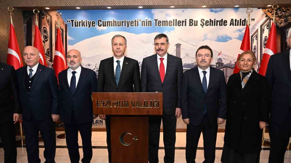 Bakan Yerlikaya, Erzurum Polis Meslek Eğitim Merkezi Mezuniyet Törenine Katıldı