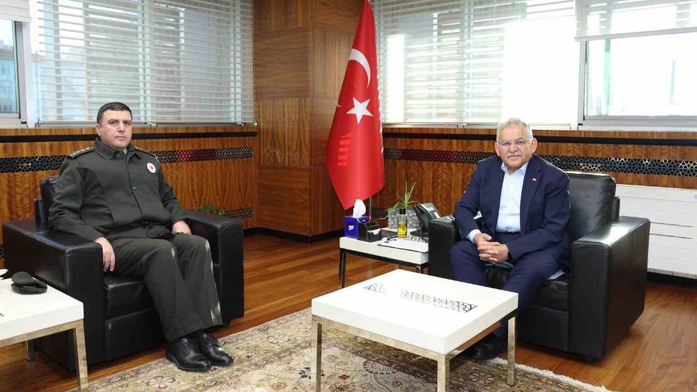 Başkan Büyükkılıç, Kayseri'de Çeşitli Kesimleri Ağırlamaya Devam Ediyor