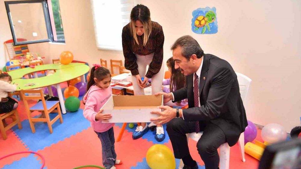 Başkan Çetin, özel çocuklarla bir araya geldi