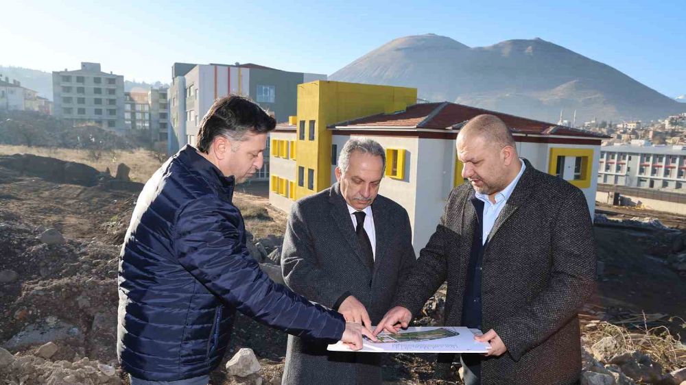  Başkan Mustafa Yalçın,  Millet Bahçesi Eğitim Kampüsünü inceledi