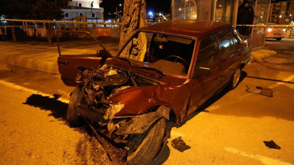 Bayburt’ta gece saatlerine meydana gelen trafik kazasında 1 kişi hayatını kaybetti