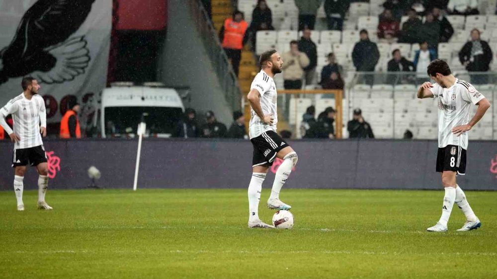 Beşiktaş, Süper Lig'in İlk Yarısını 29 Puanla Beşinci Sırada Tamamladı