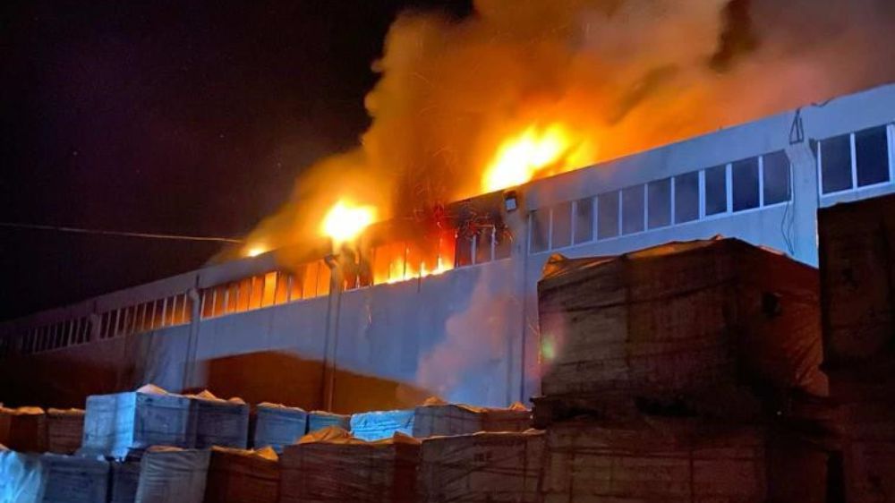 Bilecik’te seramik fabrikasındaki yangın korkuttu