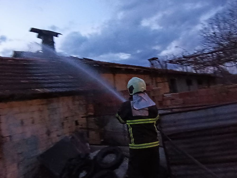 Bucak'ta yangın ihbarı üzerine ekipler seferber oldu