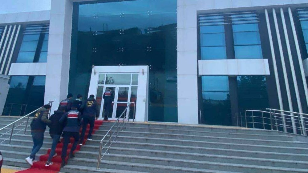Burdur'da jandarma 1 haftada 12 şüpheliyi yakaladı