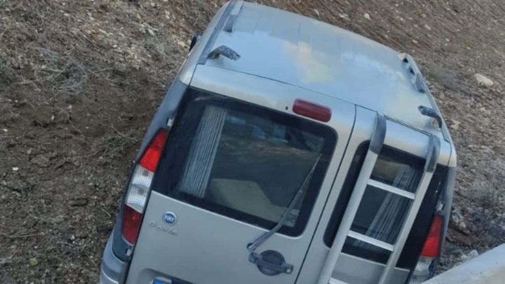 Burdur'da trafik kazası, sürücü yaralandı