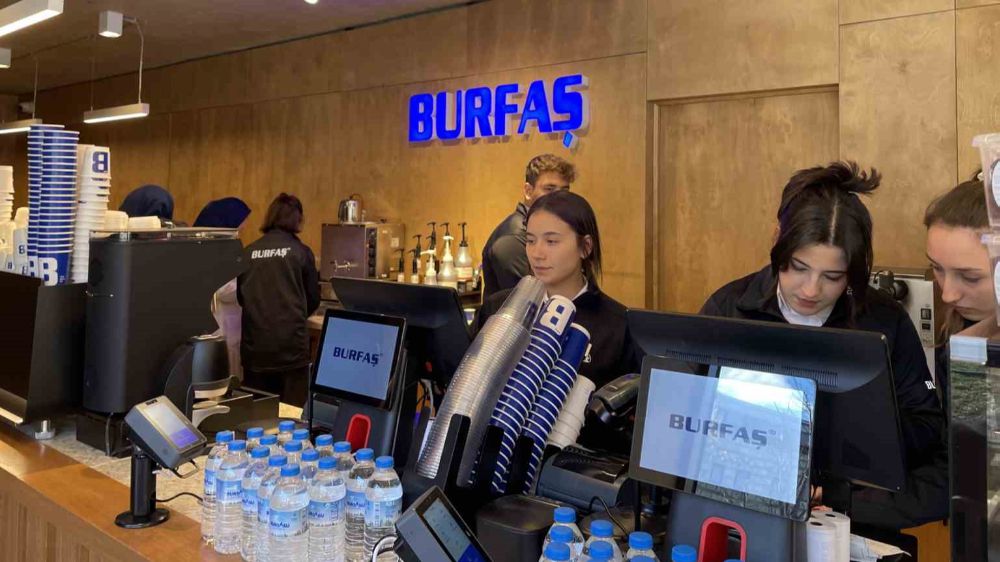 BURFAŞ'ın Hızlı Kahve Konsepti Mekanı, Tarihi Çarşıbaşı Meydanı'nda Açıldı