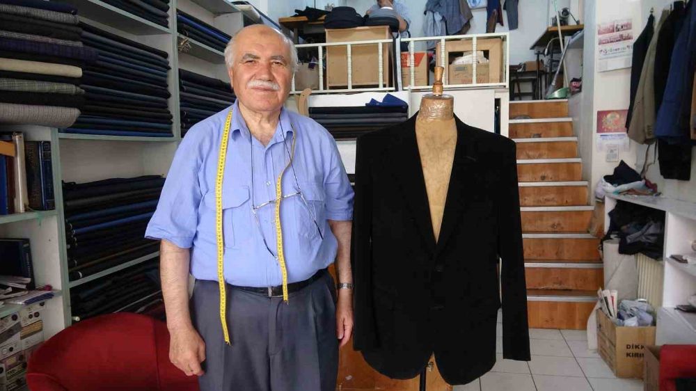 Çankırı'da 68 Yaşındaki Terzi, El İşi Kıyafetleriyle Dünya Genelinde İlgi Görüyor