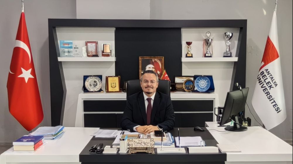 Cumhurbaşkanı kararıyla rektör olarak atanan Prof. Dr. Mehmet Yazıcı Kimdir?