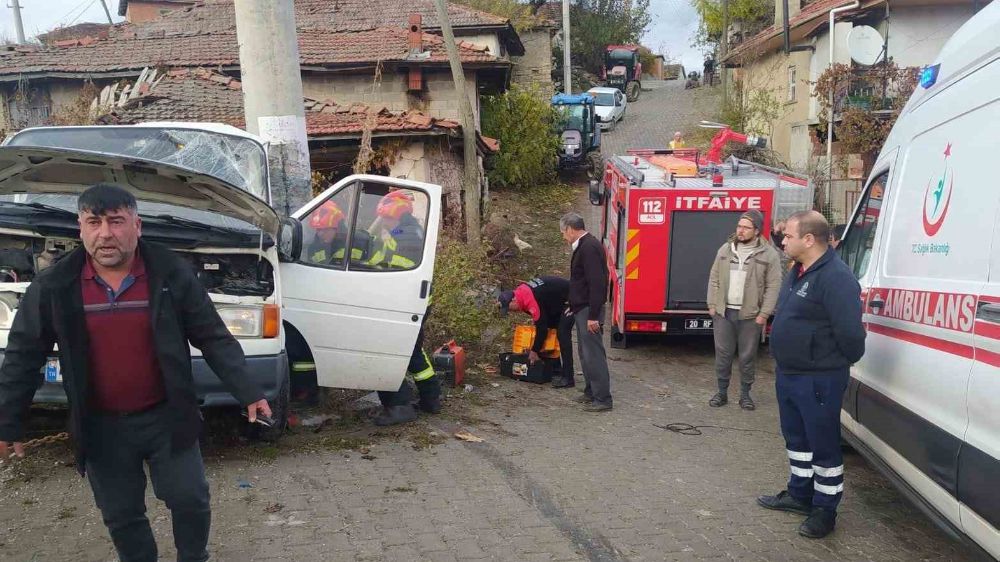 Denizli'de feci trafik kazası; 1 ölü 1 yaralı