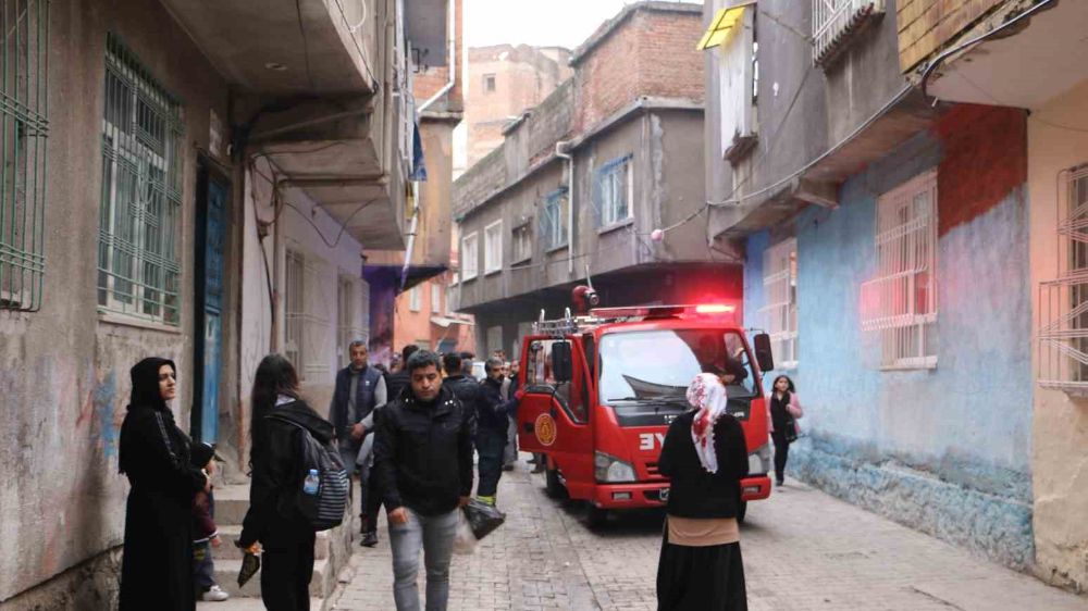 Diyarbakır’da metruk bina çöktü; binada kimsenin olmadığı belirlendi