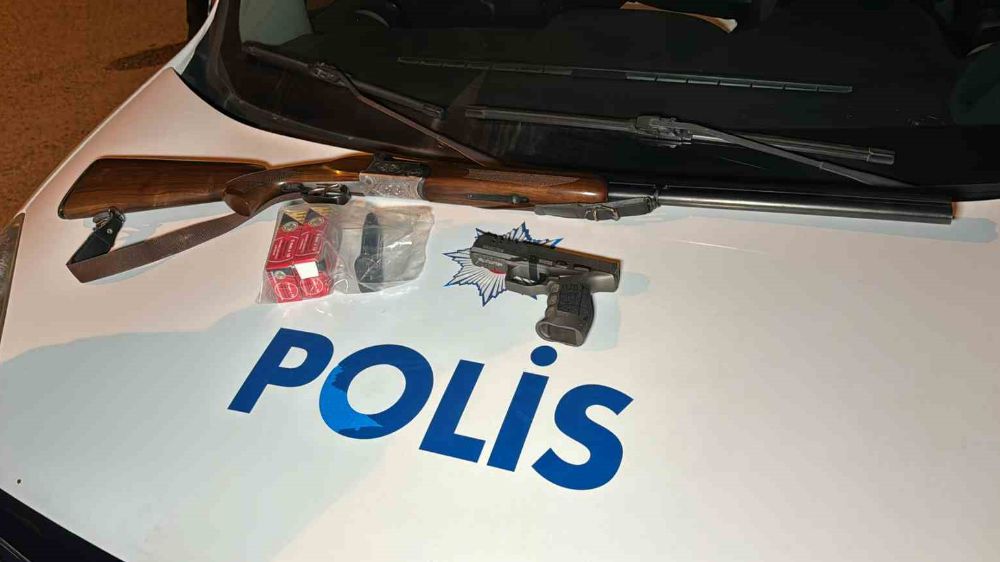 Düzce'de polis denetimi: Tüfek ve tabanca ele geçirildi