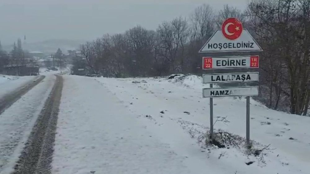 Edirne'de kar etkisini arttırdı 