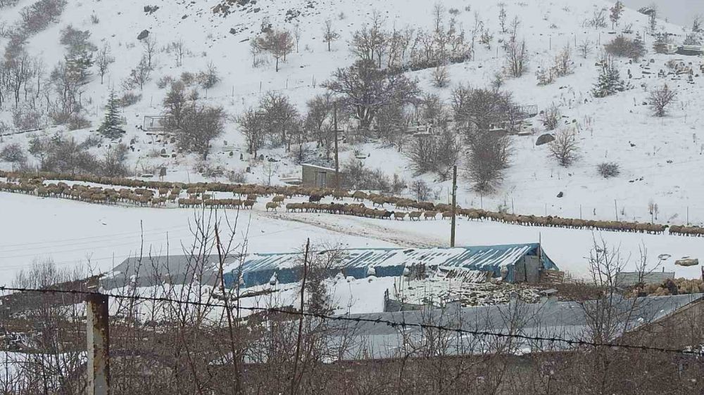 Erzincan’ın köylerinde  kar ile mücadele devam ediyor 