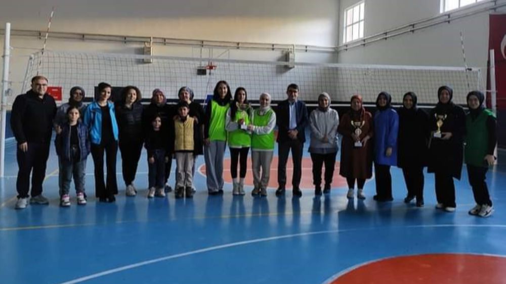 Evinin Sultanları Voleybol Turnuvası 7 takımın katılımıyla gerçekleştirildi