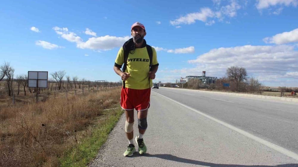 Fransa’dan koşarak Adana’daki maratona geliyor
