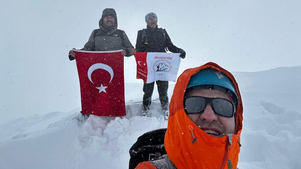 Gelincik Dağı'na Tırmanış: Burdur'dan Isparta'ya Dünya Dağ Günü Etkinliği