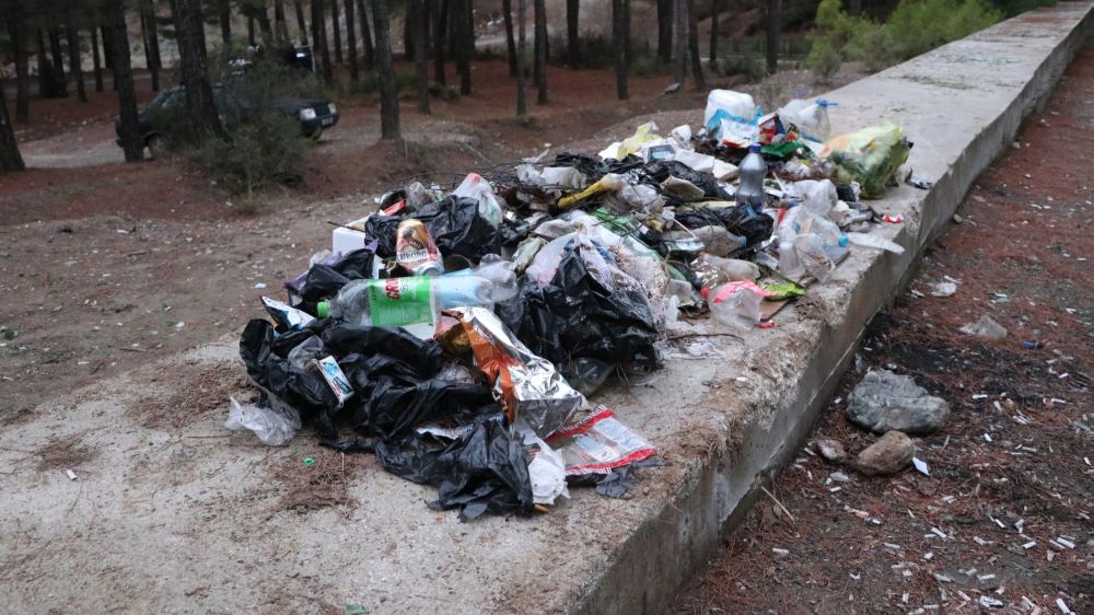 Gölhisar'da Duyarlı Vatandaştan Örnek Davranış: Çöpleri Temizledi