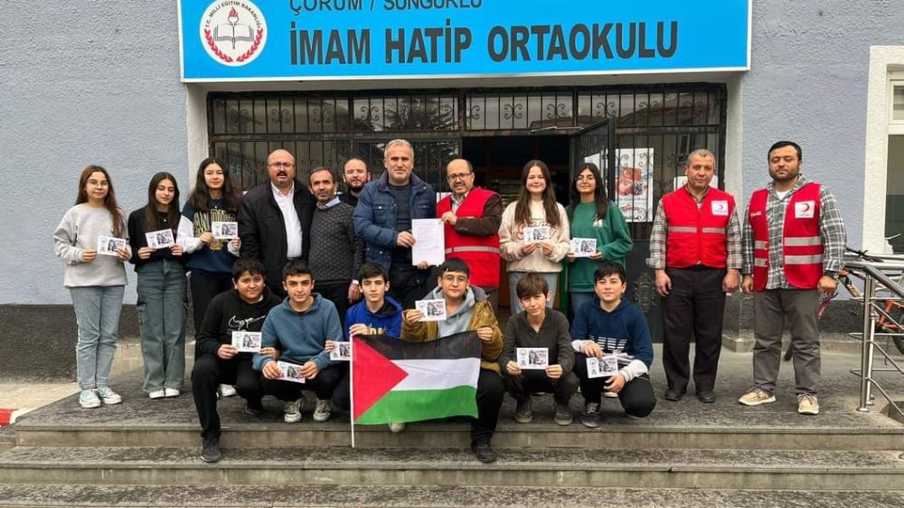 İmam Hatip ortaokulu  Filistin için yardım topladılar 