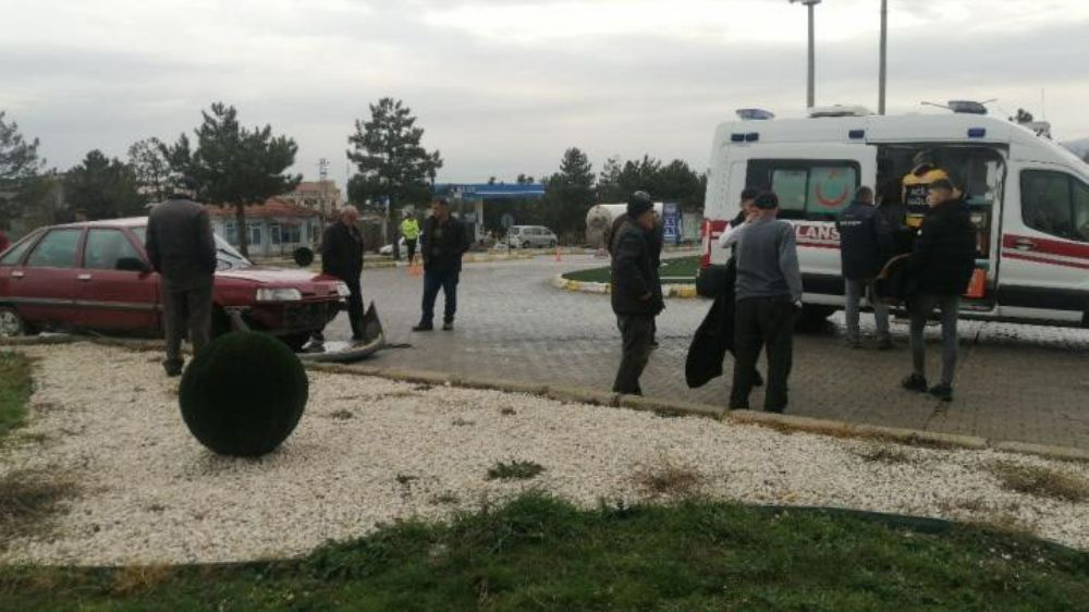 Isparta'da ehliyetsiz çocuk ortalığı karıştırdı, 2 kişi yaralandı