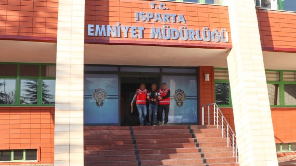 Isparta Emniyetinden Suçlulara Gece Operasyonu: Aranan 24 Şahıs Yakalandı