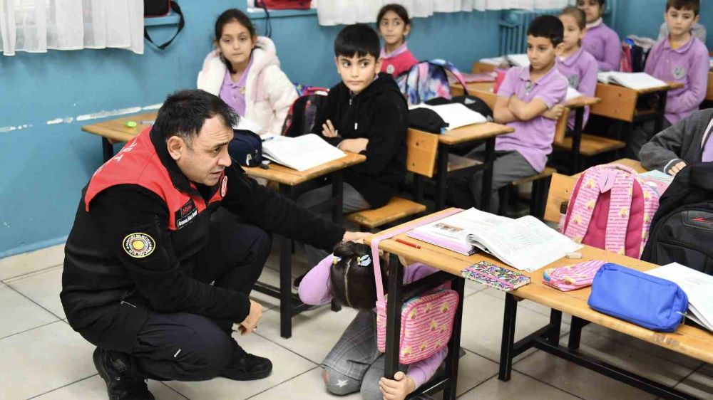 İstanbul'da 60 bin öğrenciye deprem bilinci eğitimi