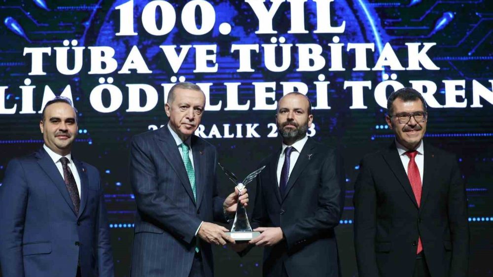 İzmir Ekonomili profesöre ‘TÜBİTAK’ ödülü