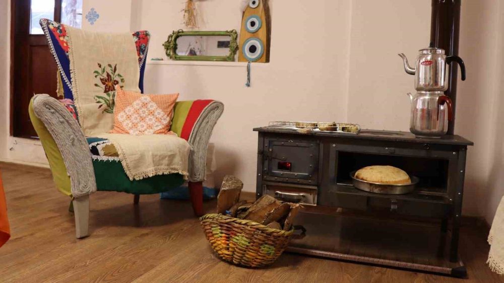 İzmit Belediyesi Çınar Kahvaltı Evi: Nostaljik Atmosferi ve Sıcak Mekanıyla Kışın da Açık