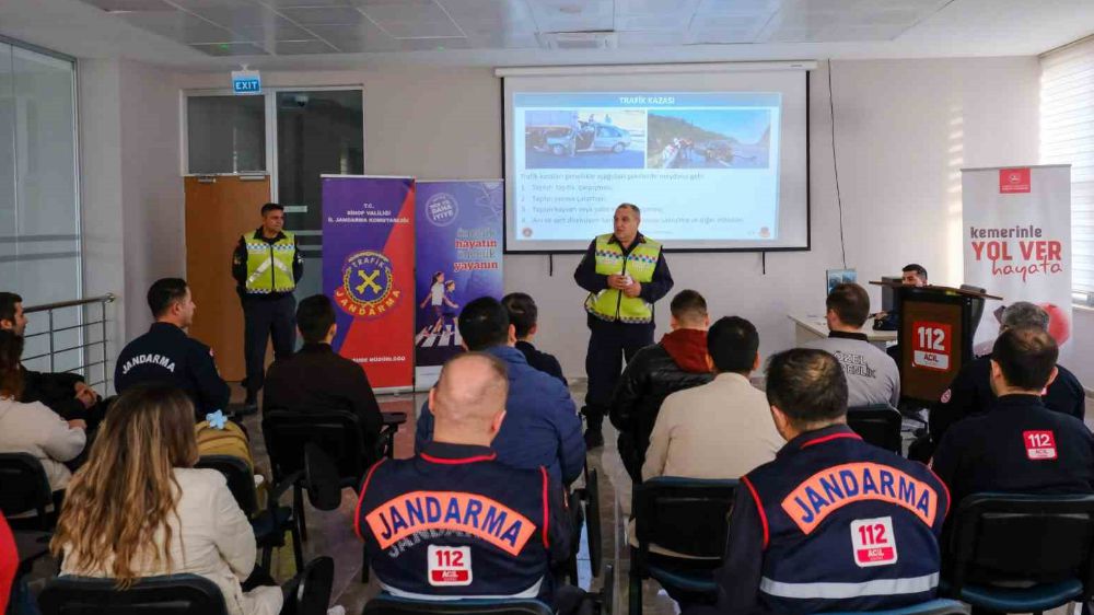 Jandarma ekiplerinden 112 çağrı merkezine trafik eğitimi