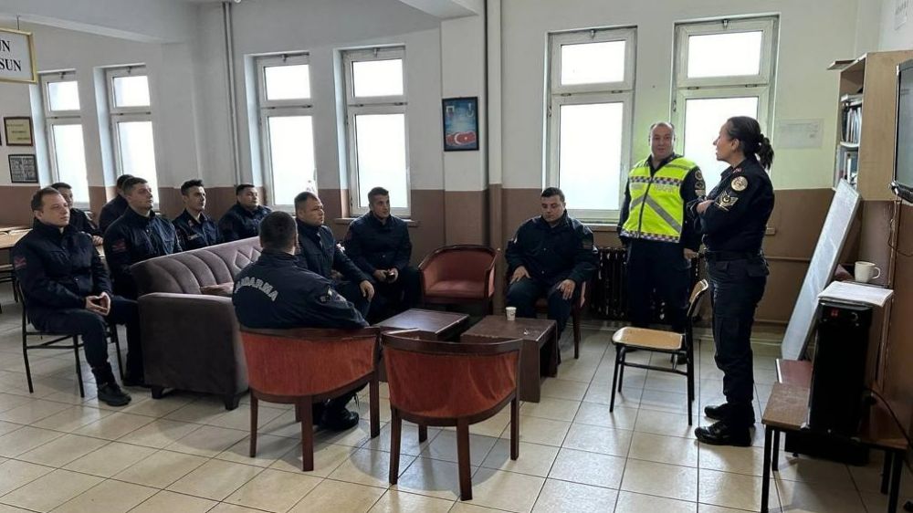 Jandarma ekiplerinin eğitim ve semineri devam ediyor