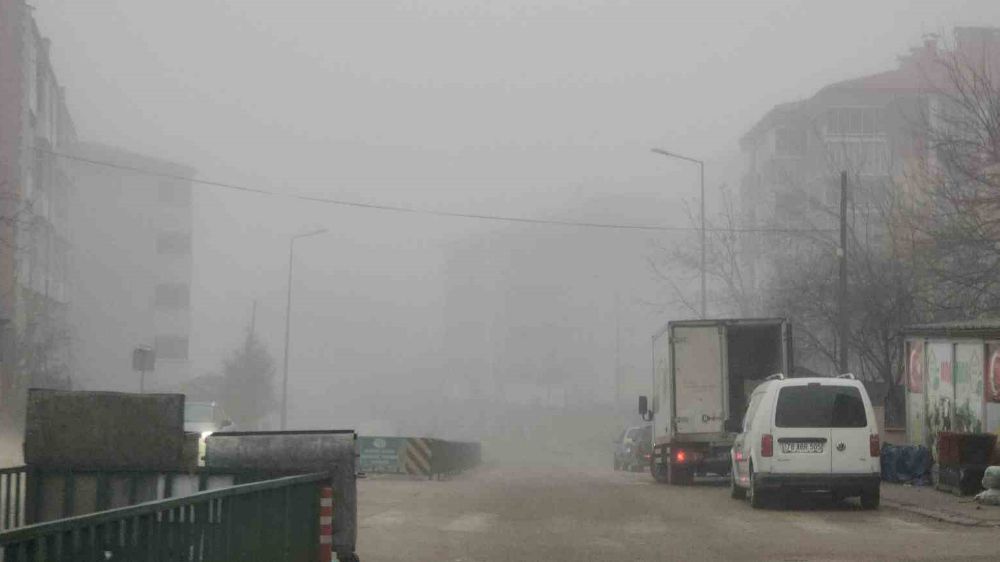 Karabük'te yoğun sis etkisini gösterdi