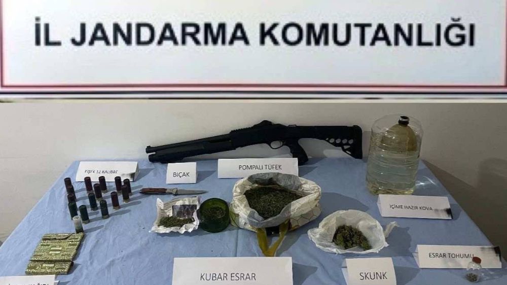 Kırıkkale'de şüpheli tırdan uyuşturucu madde ve ruhsatsız tüfek ele geçirildi