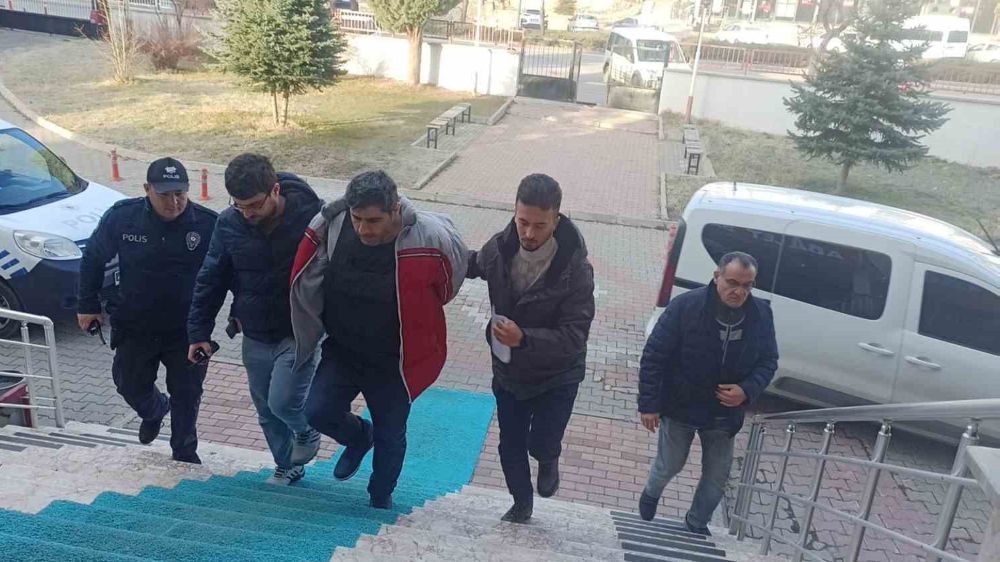 Konya’da eski eşini ve kızını öldüren şahıs tutuklandı