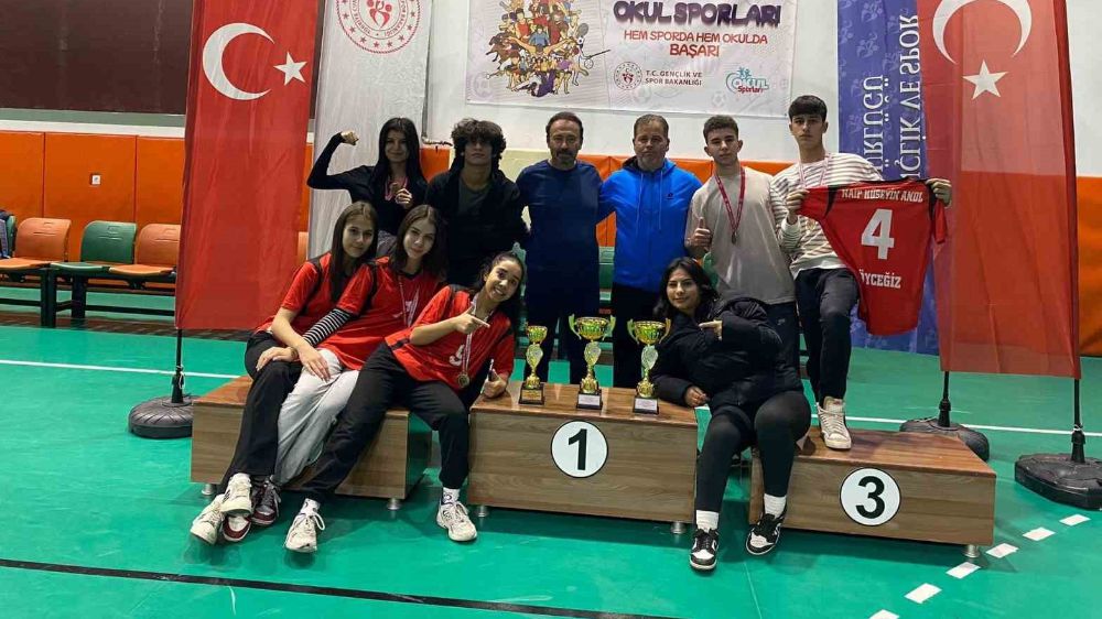 Köyceğiz Naip Hüseyin Anadolu Lisesi, Floor Curling Gençler A İl Birinciliği'nde Gurur Yaşattı