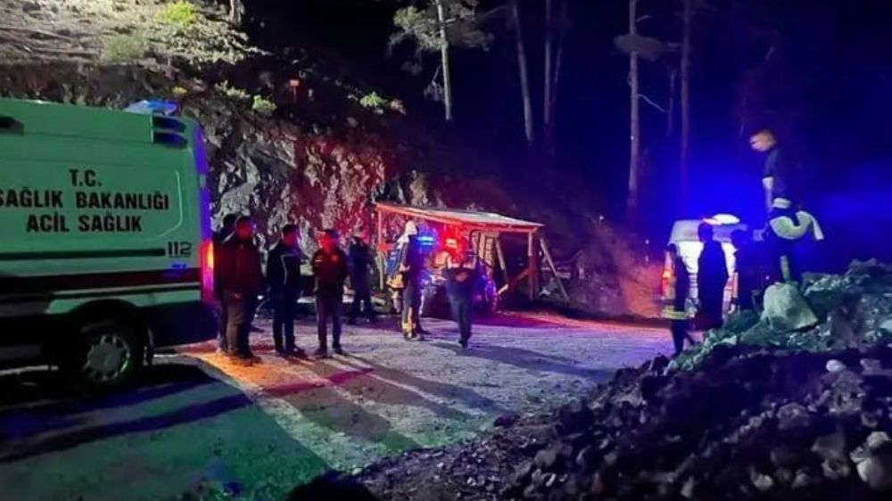 Krom madeninde göçük altında kalan 2 kişinin cesedine ulaşıldı