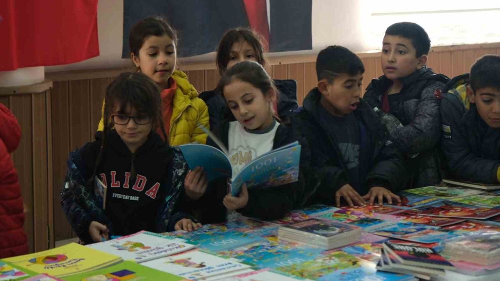 Kuyucak Belediyesi 1. Kitap Günleri kitap severleri bir araya getiriyor