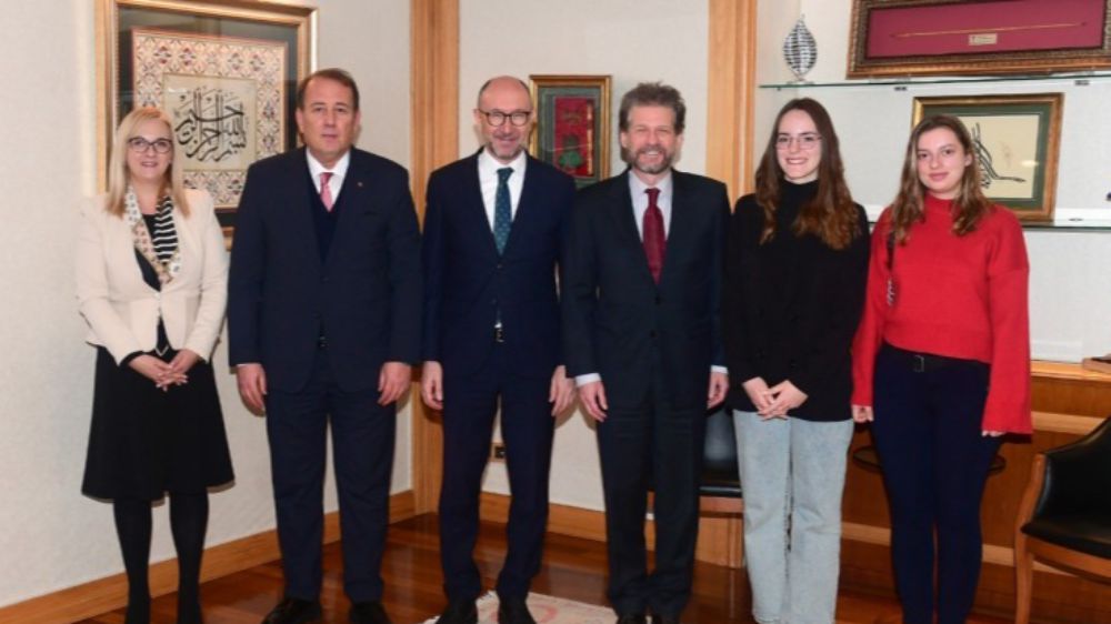 Kuzey Makedonya Cumhuriyeti Büyükelçisi Manasijevski ve Karacan, Rektör Erdal ile bir araya geldi