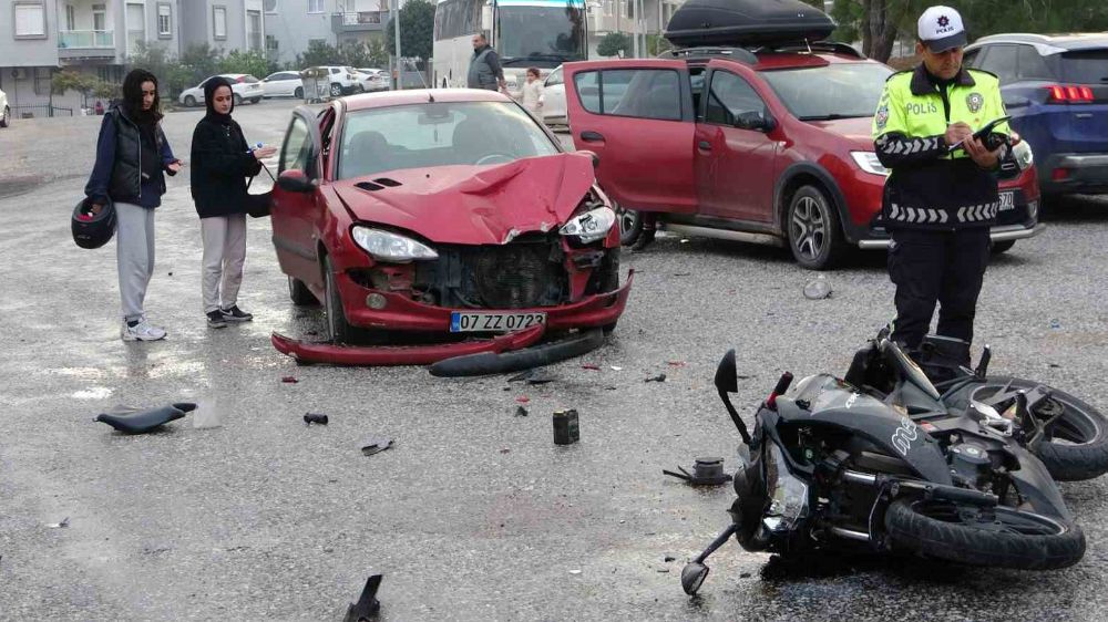 Manavgat'ta kaza: Motosiklet sürücüsü yaralandı