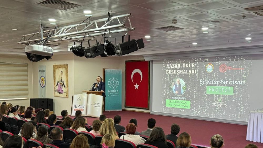 Muğla'da Yürütülen "Bir Kitap Bir İnsan Projesi"nde Yazar Erol Erdoğan'ın Söyleşisi.