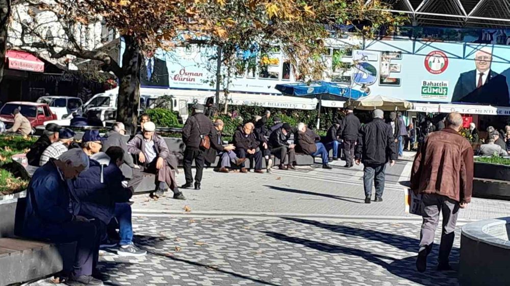 Muğlalılar sıcak havanın tadını çıkardı